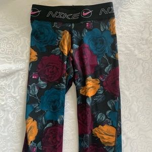 Women’s XS Nike training leggings